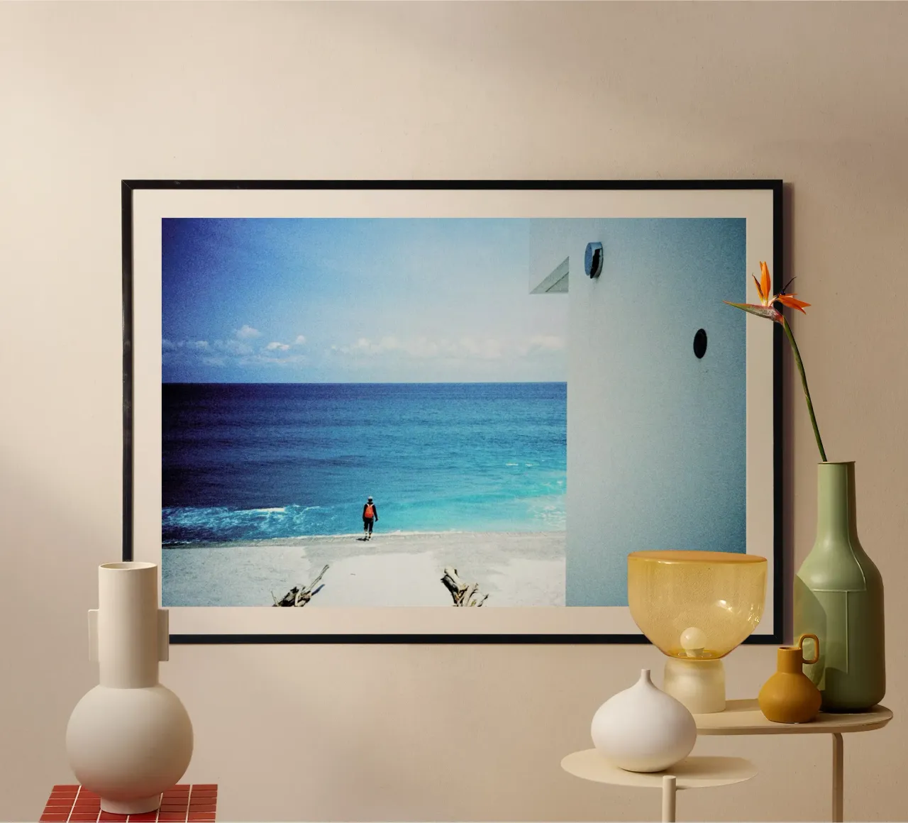 Habushi Beach poster con telaio in plastica da BLAEK Design Studio