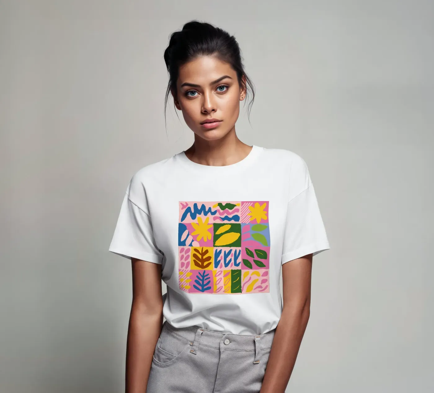 Speelse patchworkvormen t-shirt van Sun Riser