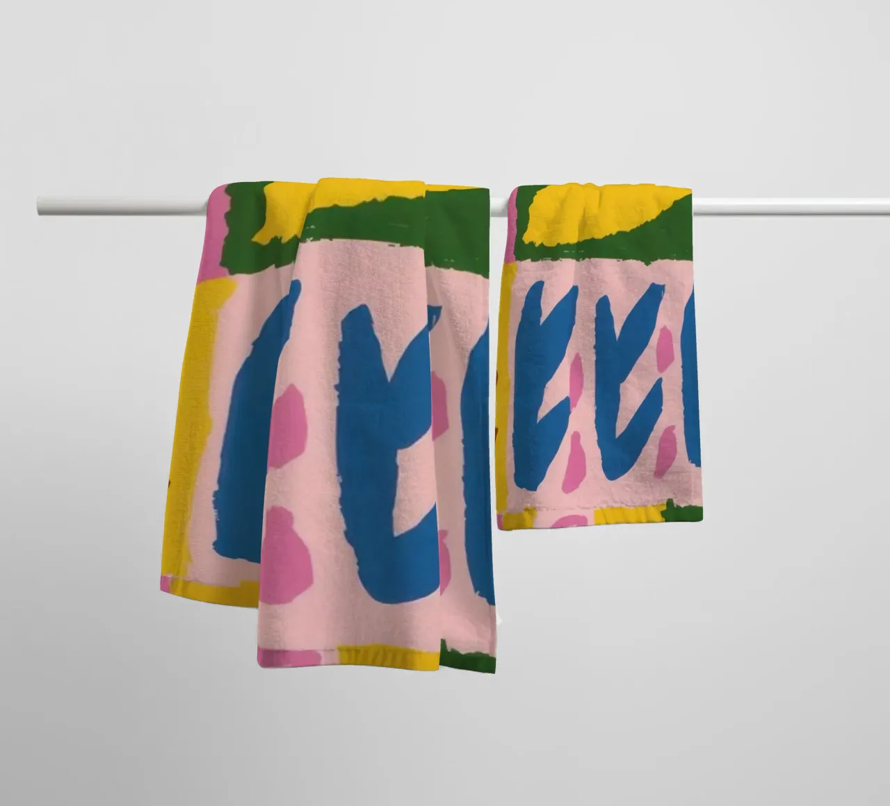 Speelse patchworkvormen badhanddoek van Sun Riser