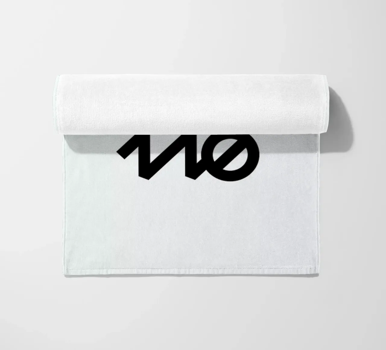 Oh No telo mare da BLAEK Design Studio