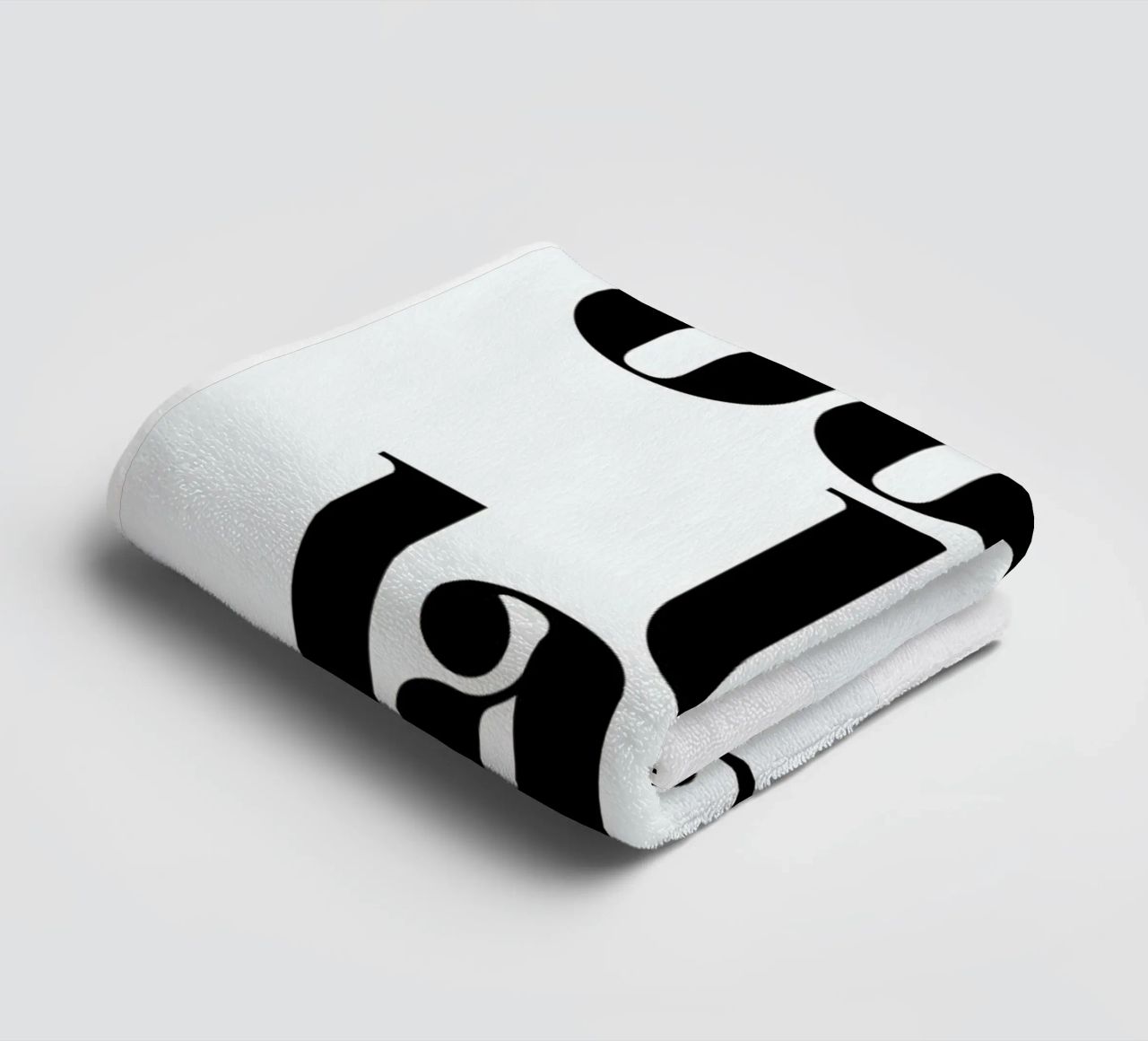 Ooh La La Typography Print toalla de baño de Honeymoon Hotel