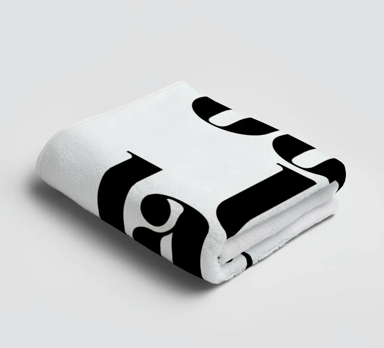 Ooh La La Typography Print asciugamano da bagno da Honeymoon Hotel