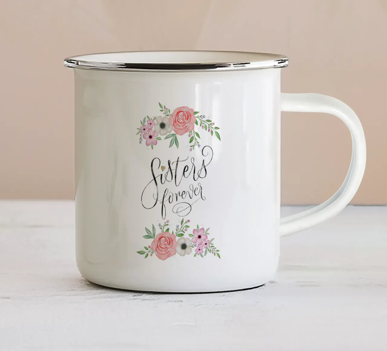 Sorelle per sempre. Con fiori ad acquerello tazza in smalto da CalliLetters