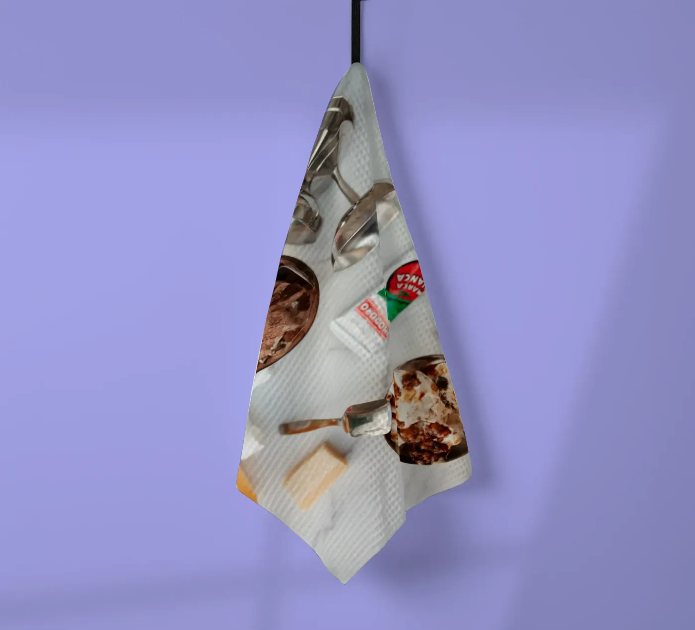 chaotic table Geschirrtuch von friedalovesemil