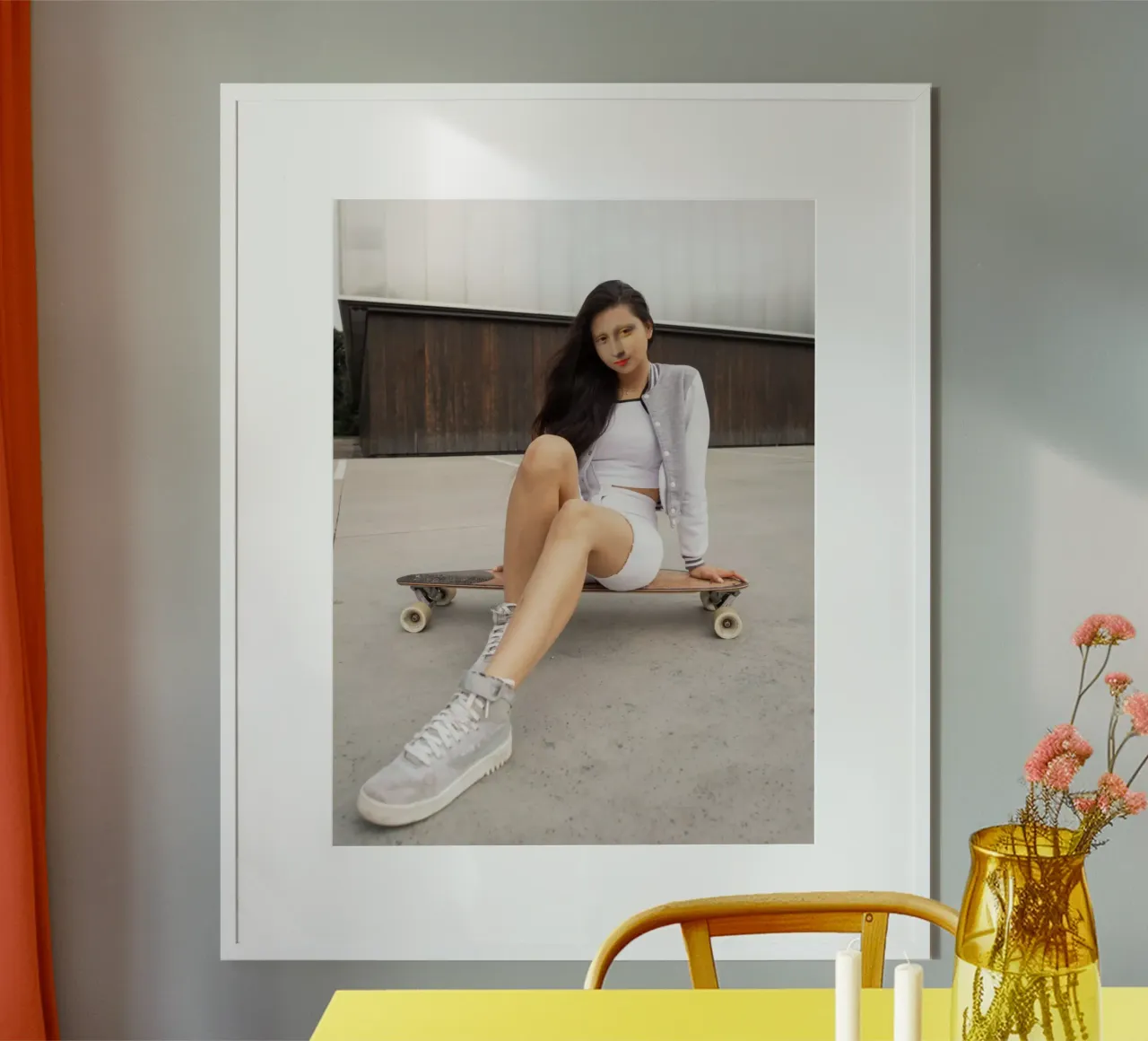 Skater Mona poster con telaio in plastica da Dikhotomy