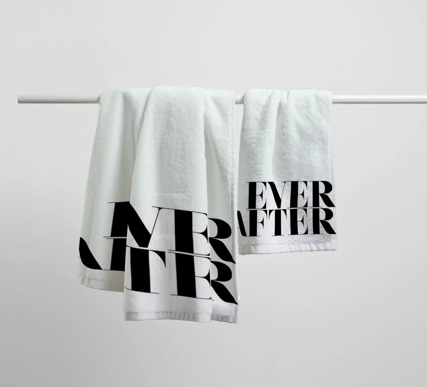 Ever After badhanddoek van Honeymoon Hotel