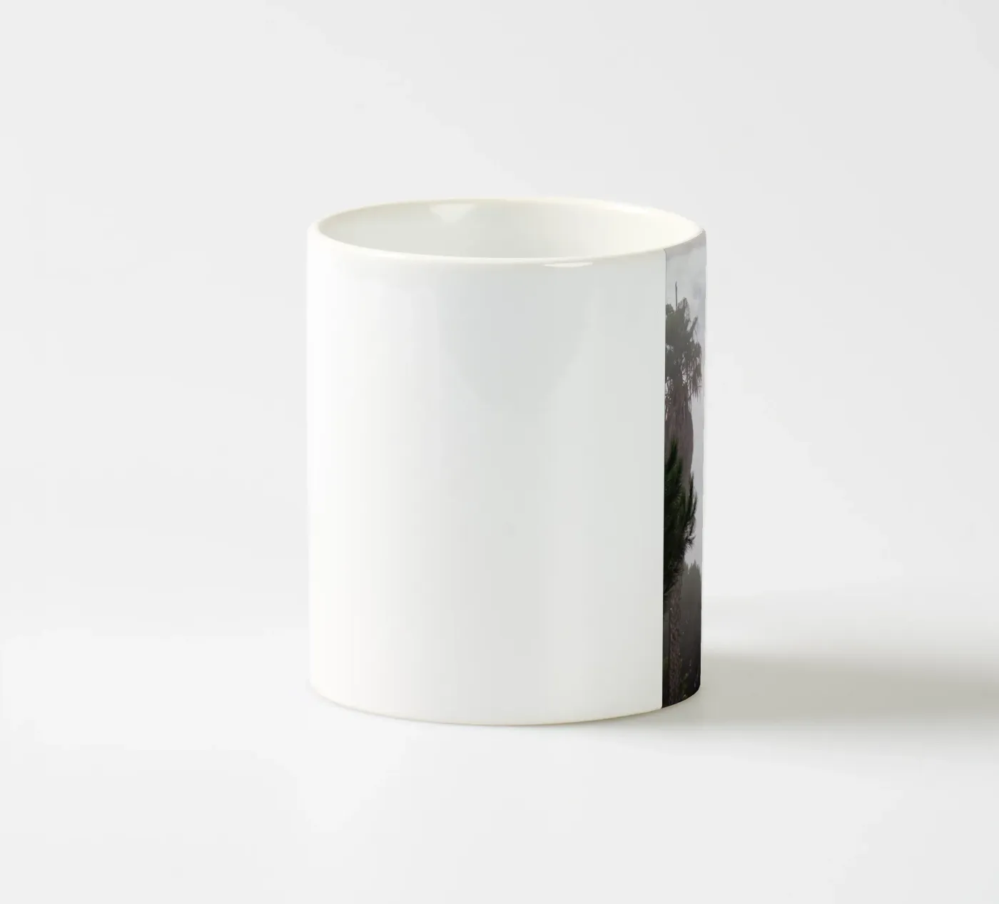 Palm tree ceramic mug by Fjöllart