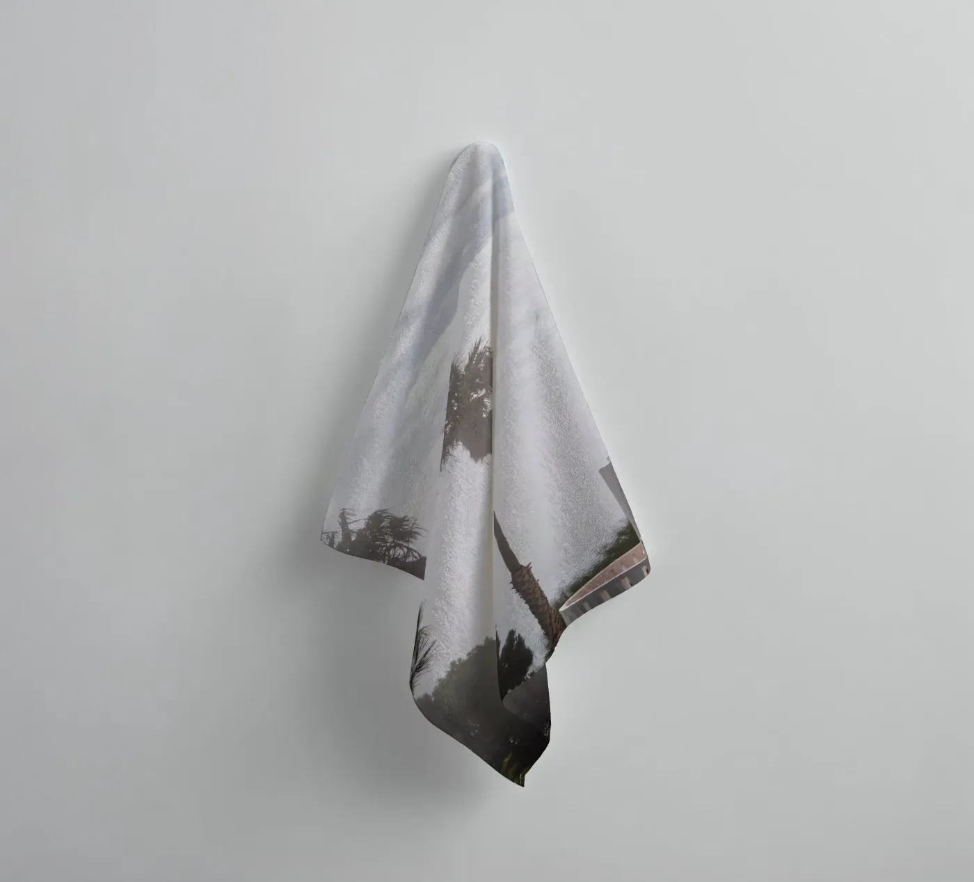 Palm tree towel by Fjöllart