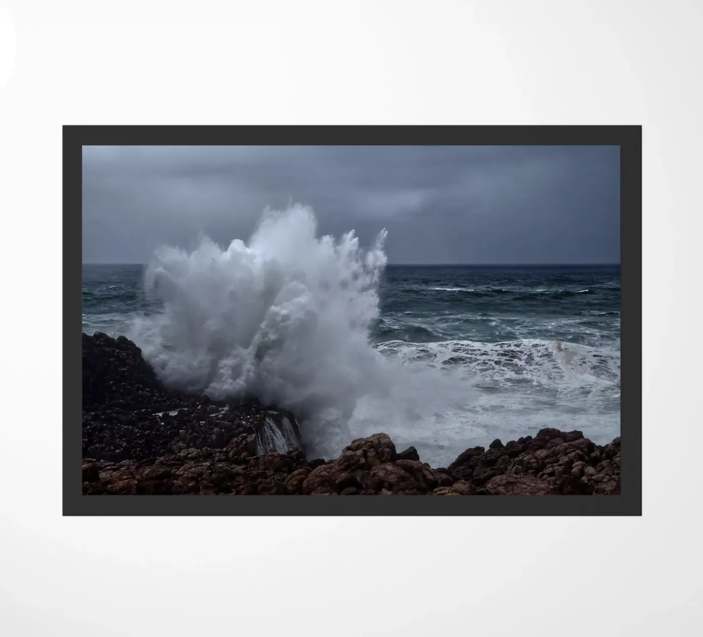 Huge Wave doormat by Fjöllart