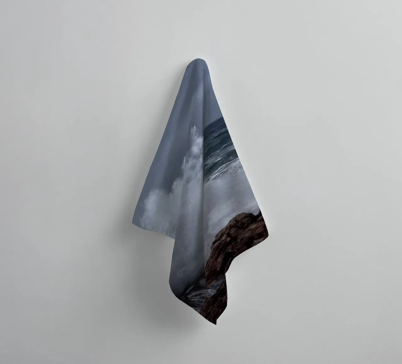 Huge Wave towel by Fjöllart