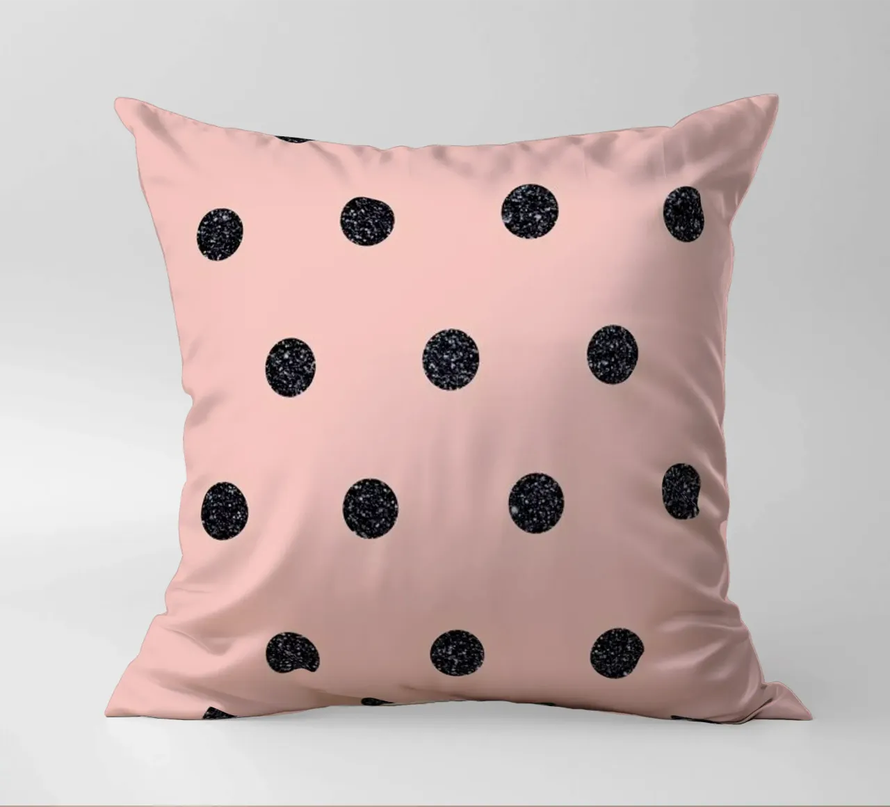 Shiny Polk Dots On Pink cuscino da cafelab