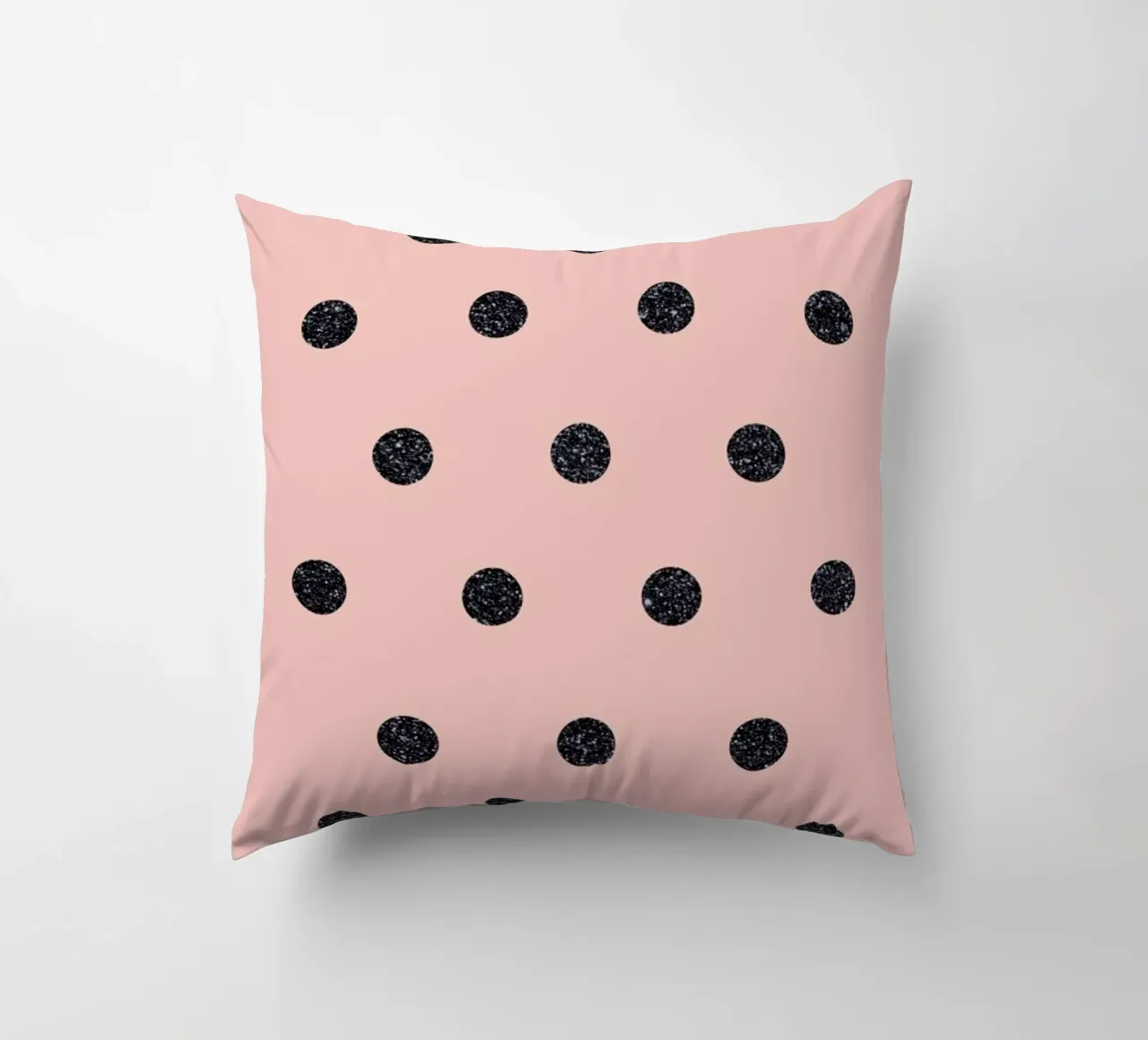 Shiny Polk Dots On Pink cuscino da cafelab