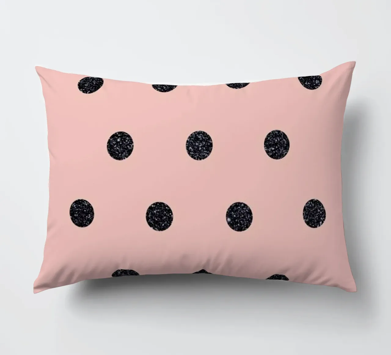 Shiny Polk Dots On Pink cuscino da cafelab