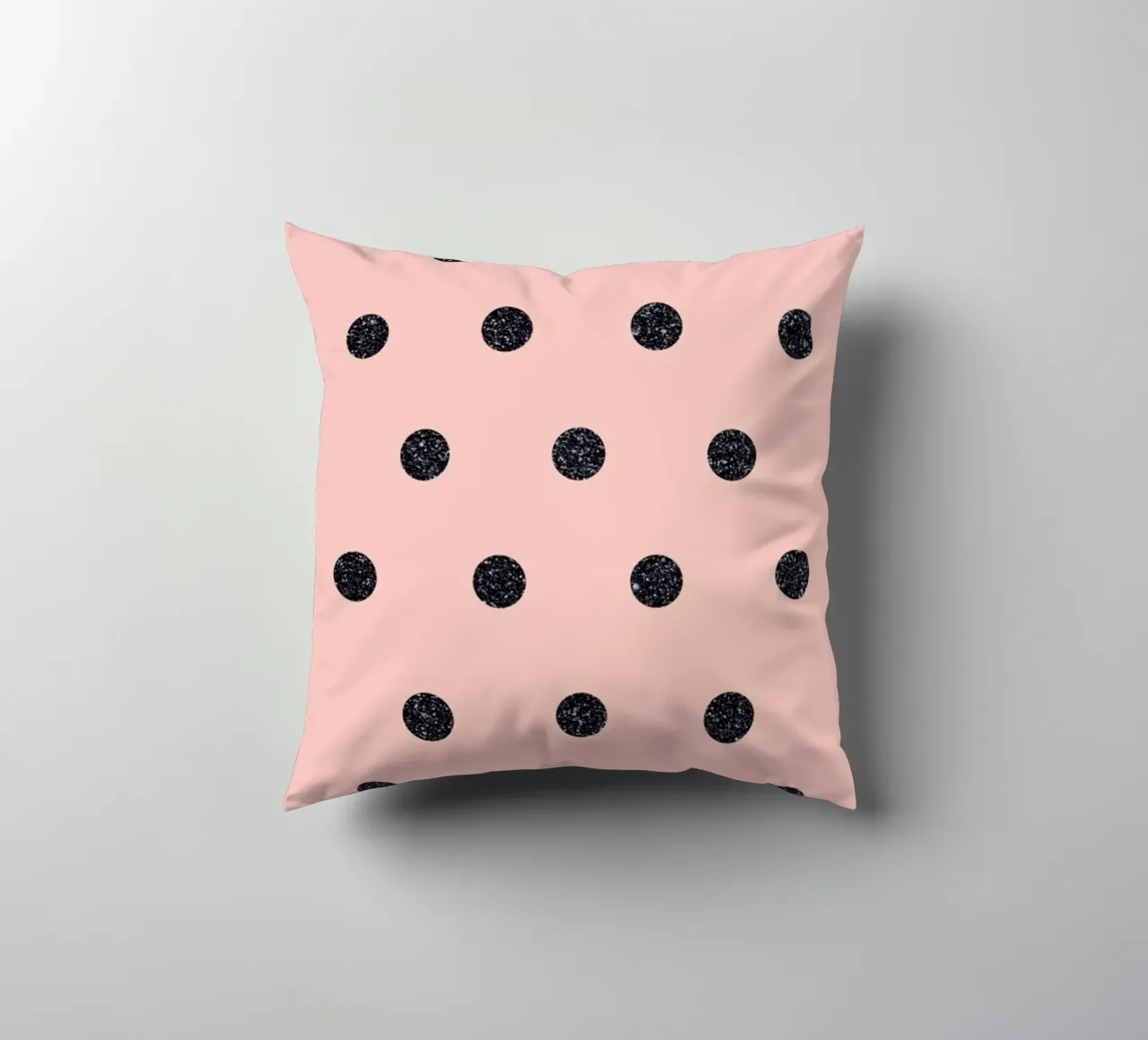Shiny Polk Dots On Pink cuscino da cafelab