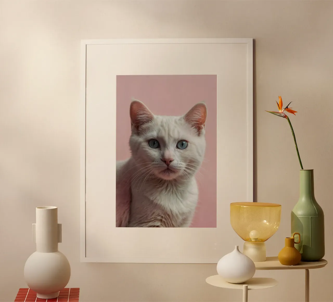 La douce élégance du chat blanc | Oeuvre 06 poster avec cadre en aluminium de Paws & Portraits