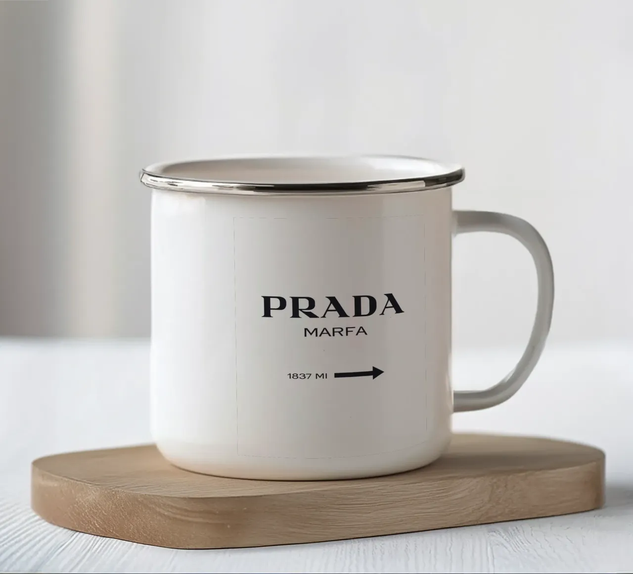 Prada Marfa - Stedelijke modekunst emaille mok van Whole©