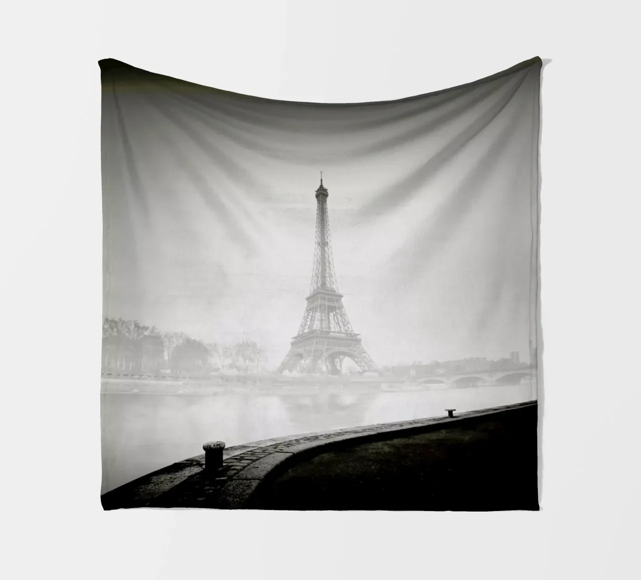 Tour Eiffel coperta in pile da Håggard Photography | Ronny Behnert