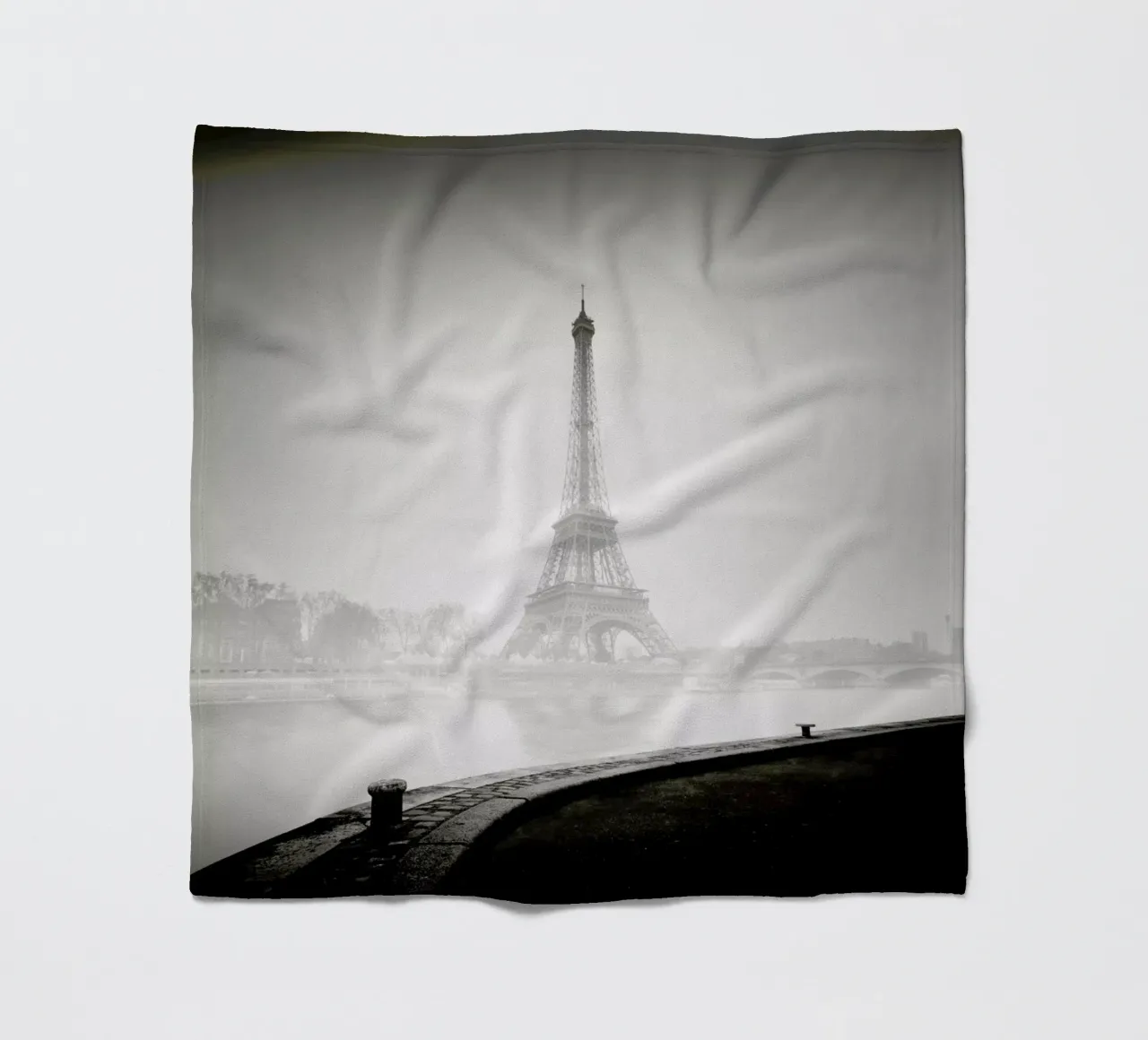 Tour Eiffel coperta in pile da Håggard Photography | Ronny Behnert