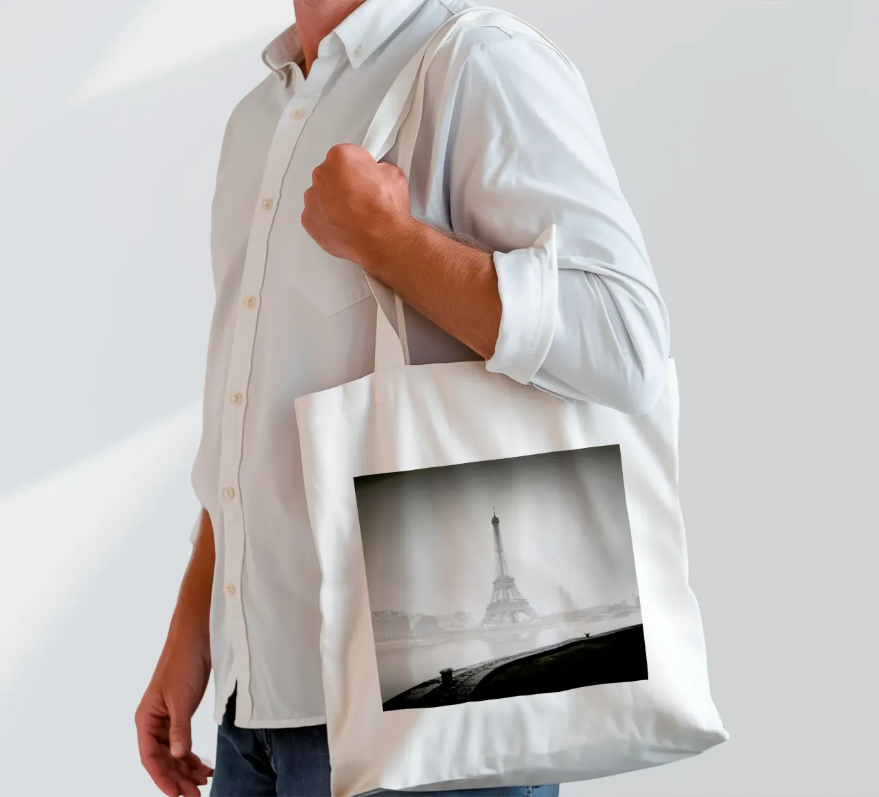 Tour Eiffel tote bag by Håggard Photography | Ronny Behnert