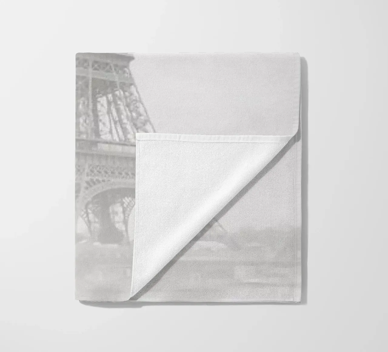 Tour Eiffel beach towel by Håggard Photography | Ronny Behnert