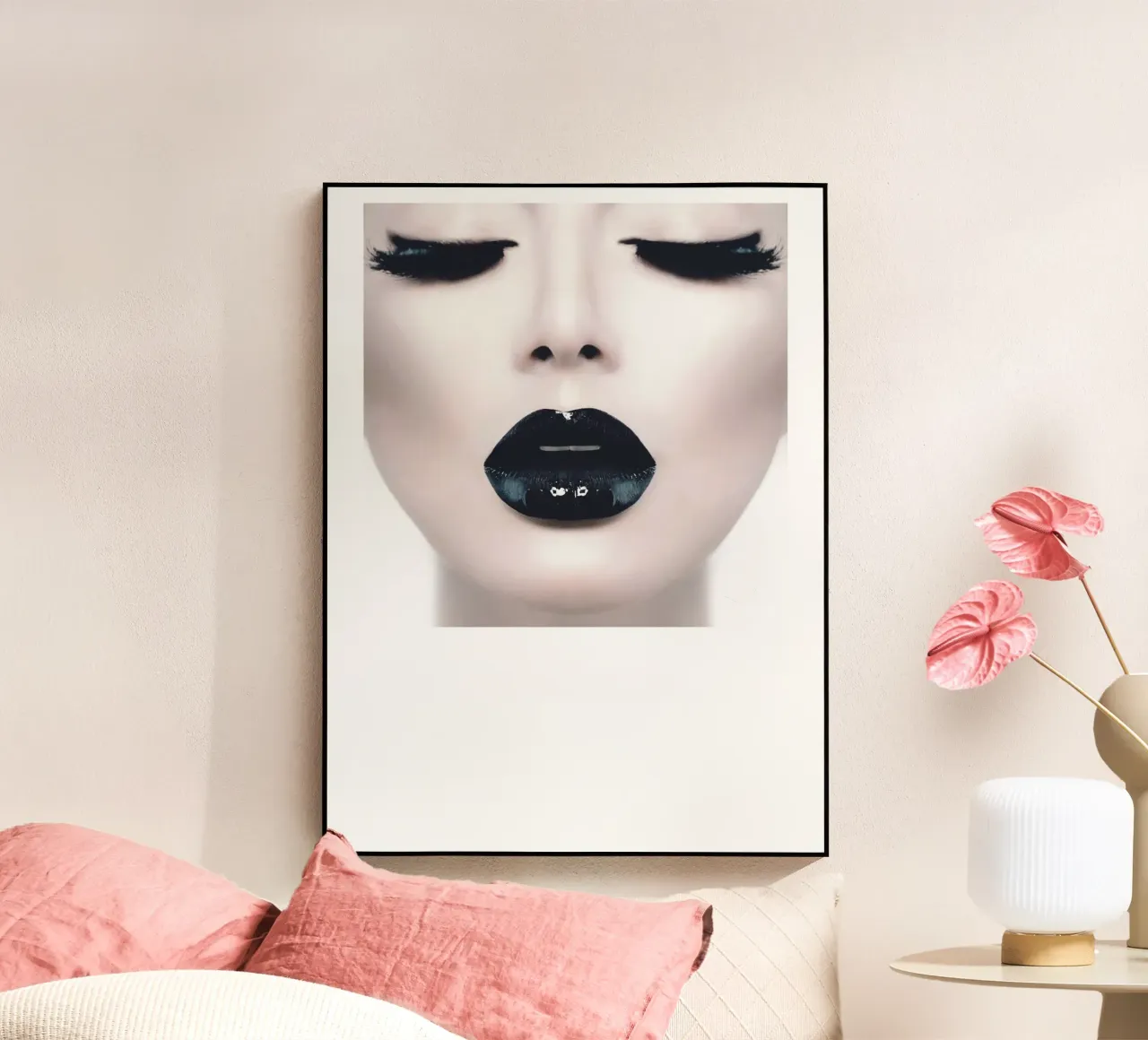 Eleganza in bianco e nero | Design moderno di lip art plexiglass da Whole©