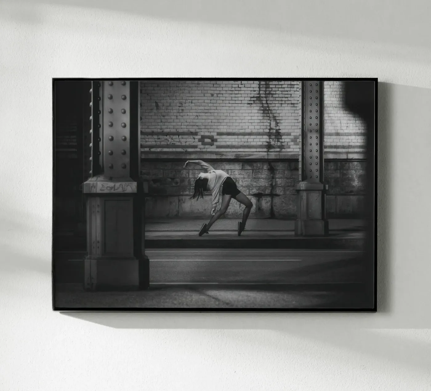 Tiphanie bianco e nero plexiglass da BLACK WITH WHITE