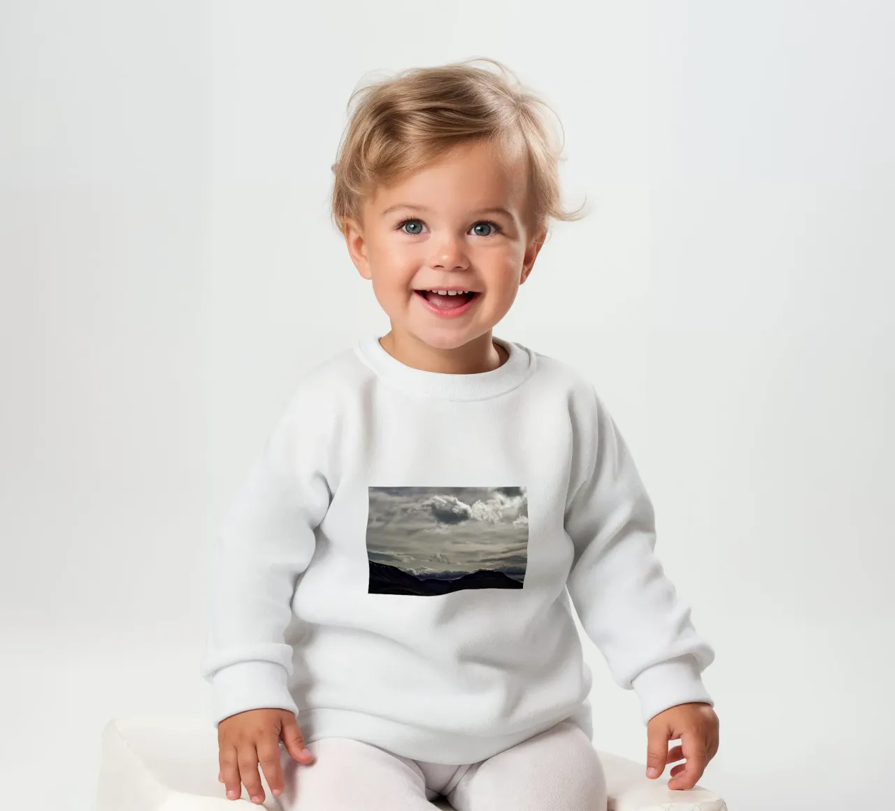 Clouds rolling over felpa neonato da Nur Mut