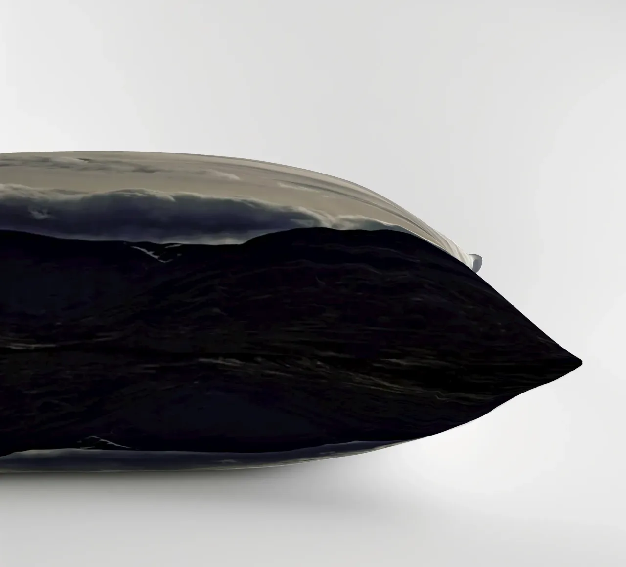 Clouds rolling over cuscino da Nur Mut