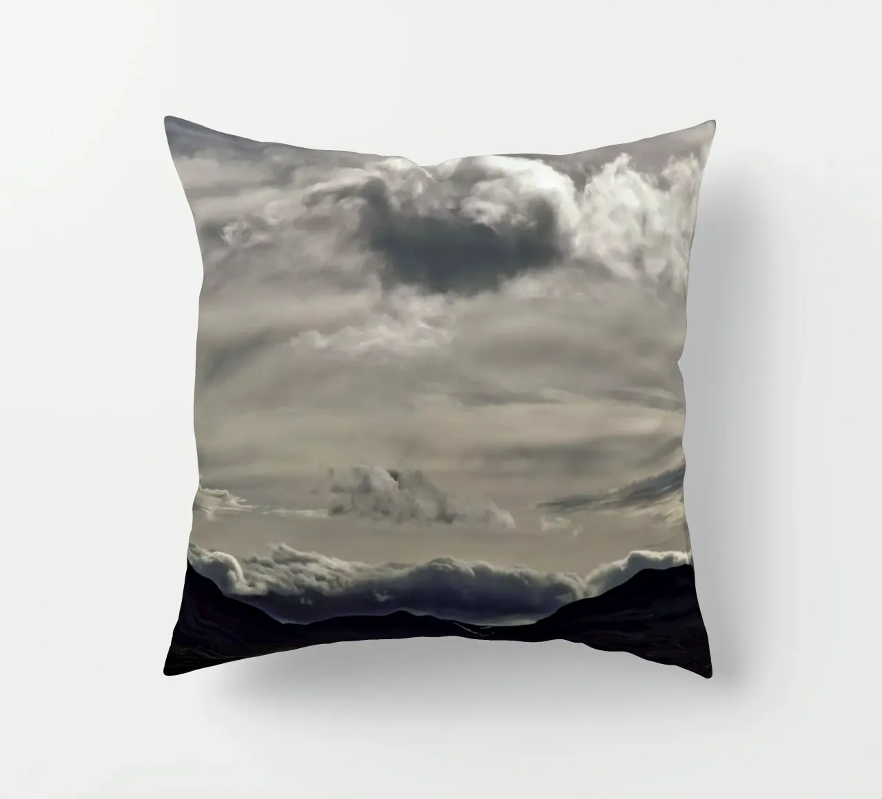 Clouds rolling over cuscino da Nur Mut