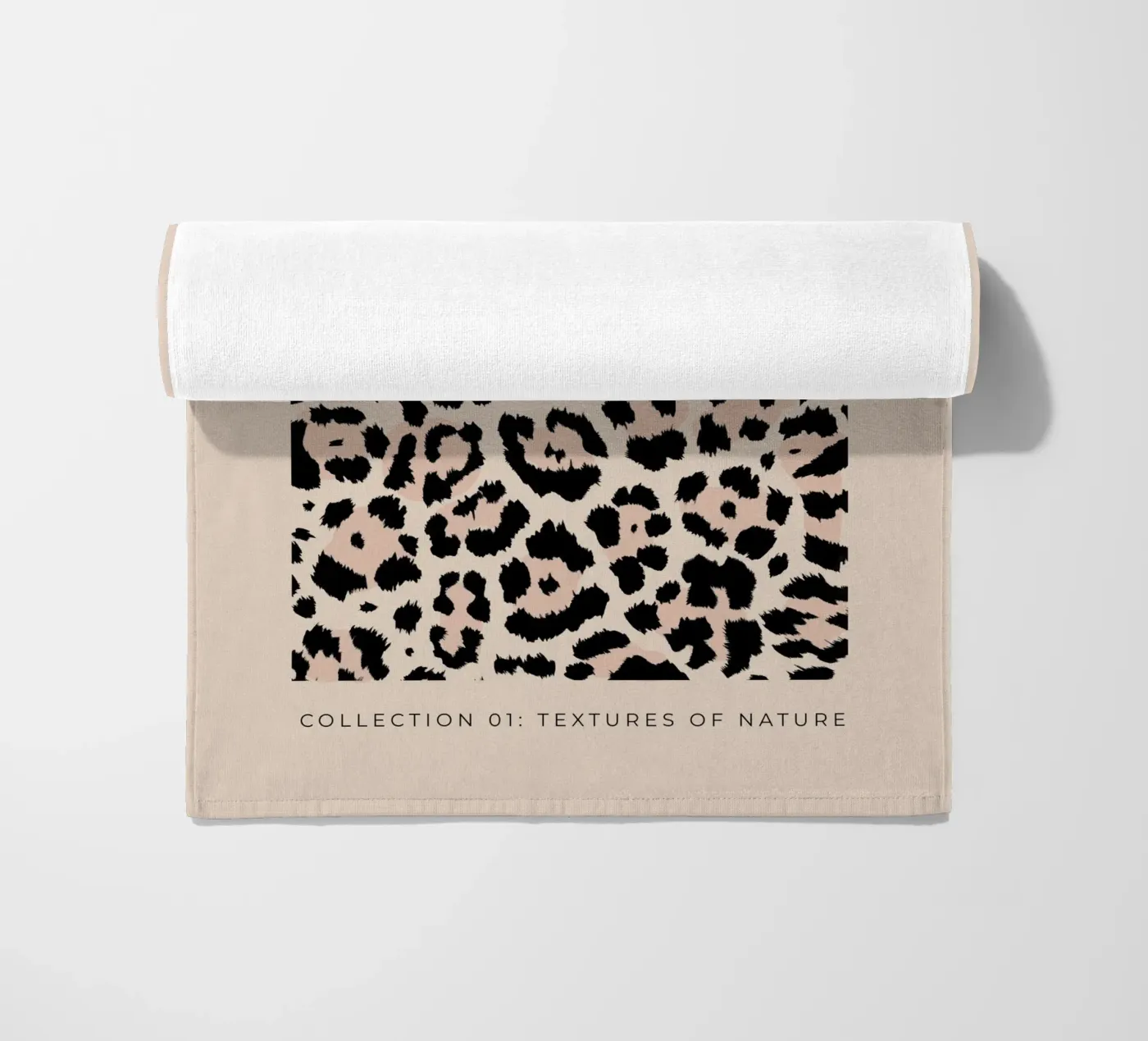 Leopard Abstract Leopard Pattern Strandtuch von Bold Type Co.