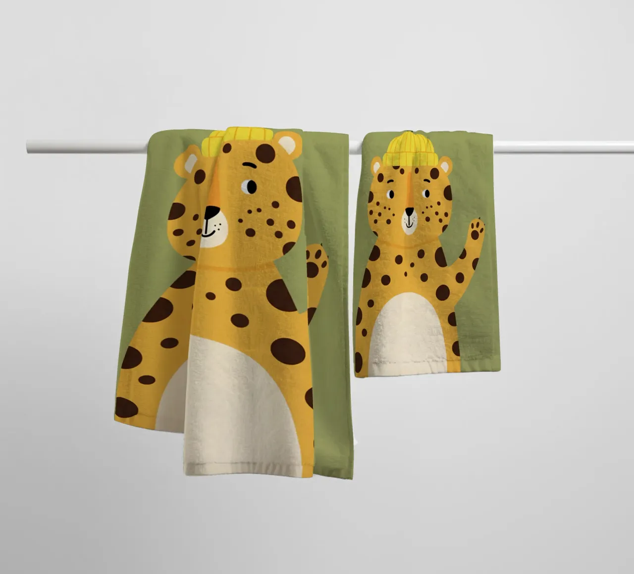 luipaard badhanddoek van The Little Animals Club