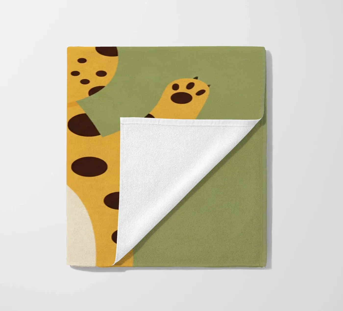 leopard - children's bedroom Strandtuch von The Little Animals Club