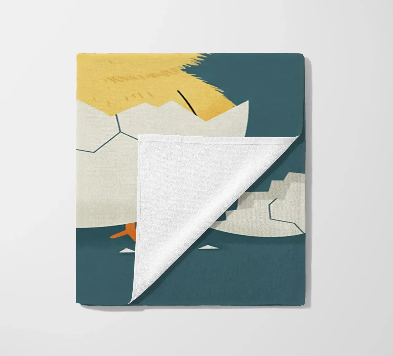 pulcino che esce dal guscio telo mare da The Little Animals Club