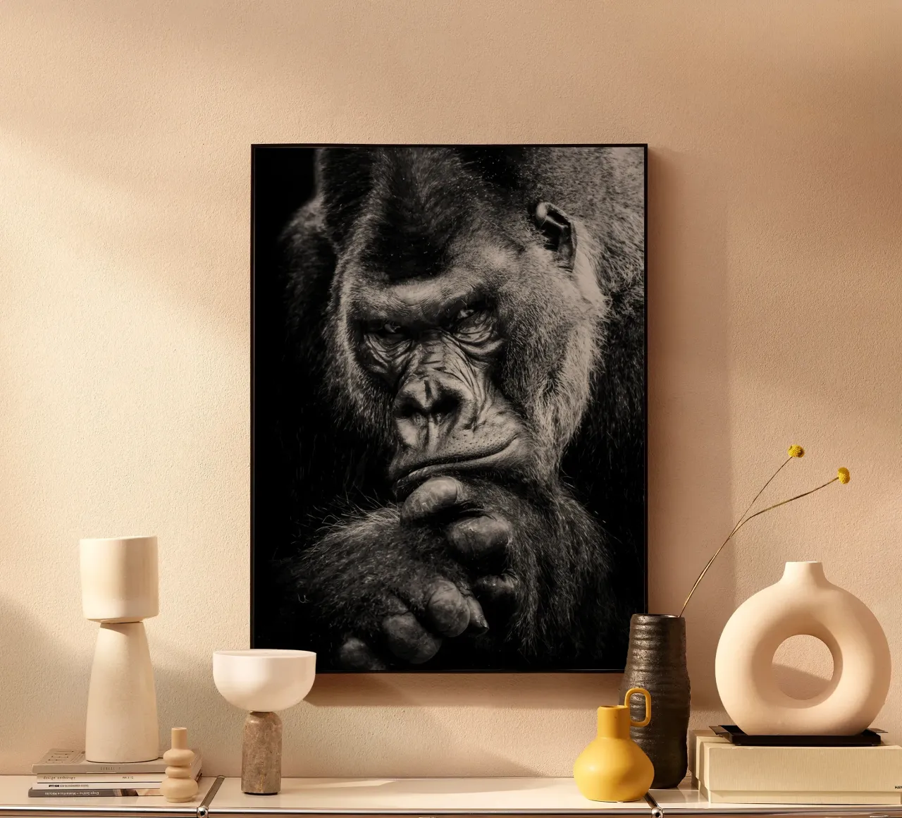 Gorilla plexiglass da memory in photograph