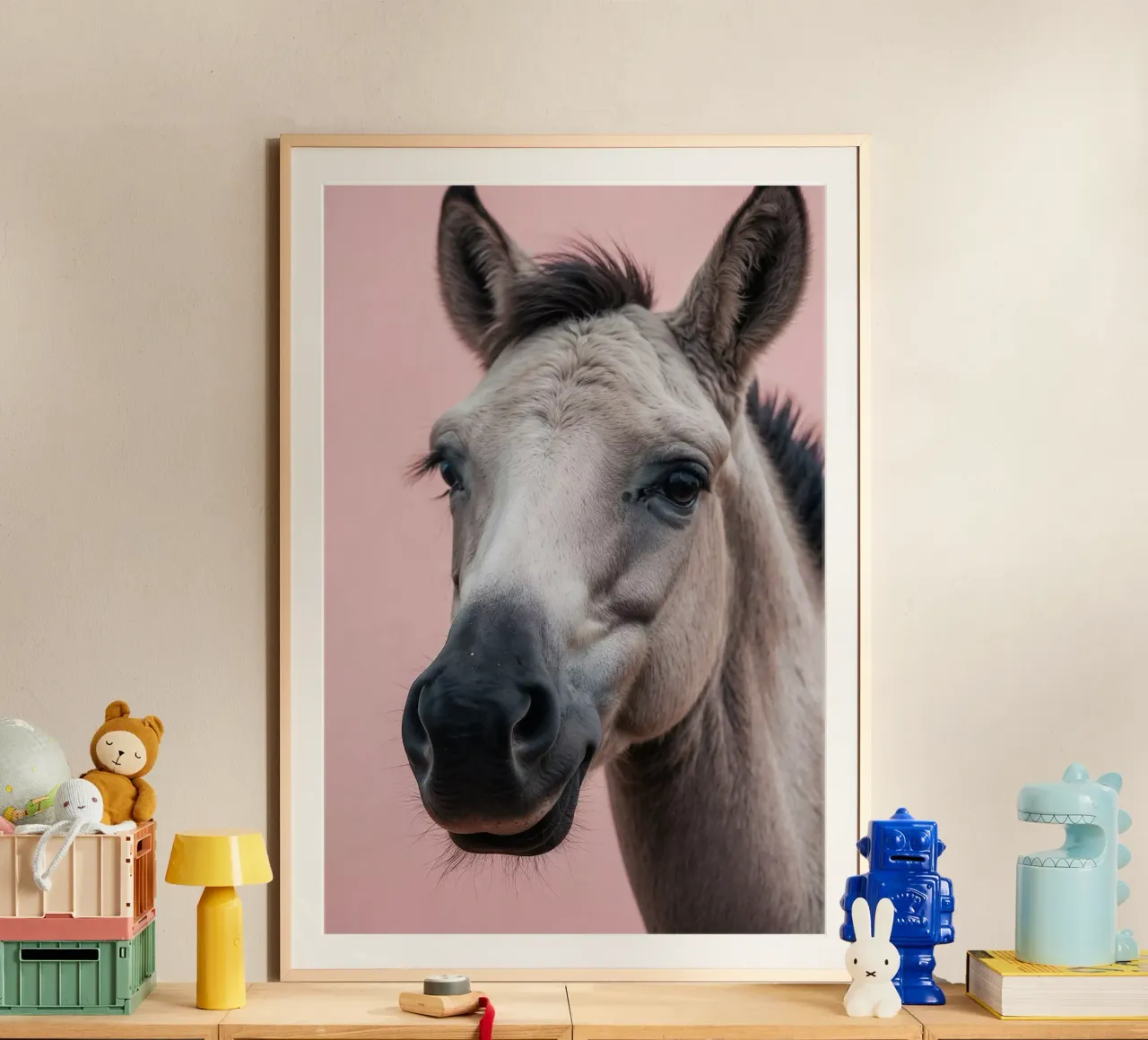Ritratto di cavallo su sfondo rosa | Lavoro 35 poster con telaio in alluminio da Paws & Portraits