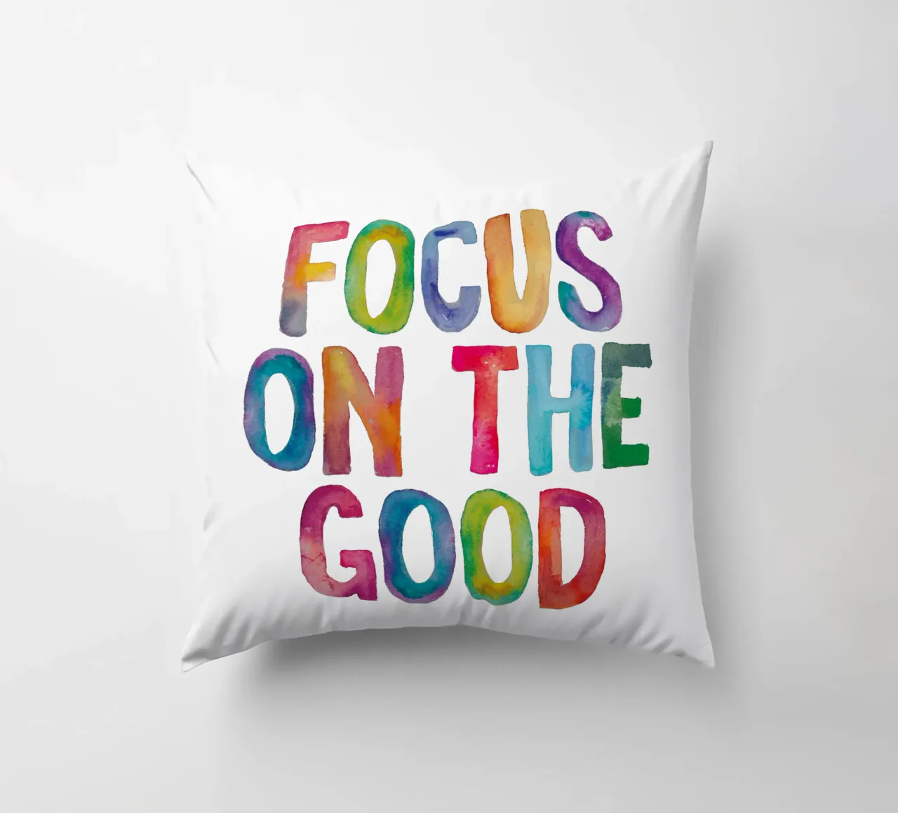Concentratevi sul buon design della tipografia arcobaleno cuscino da THE MOTIVATED TYPE