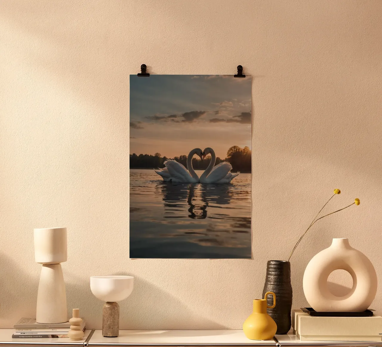 Romantisch moment in de zonsondergang | Werk 4 | Beperkt poster met aluminium frame van Paws & Portraits