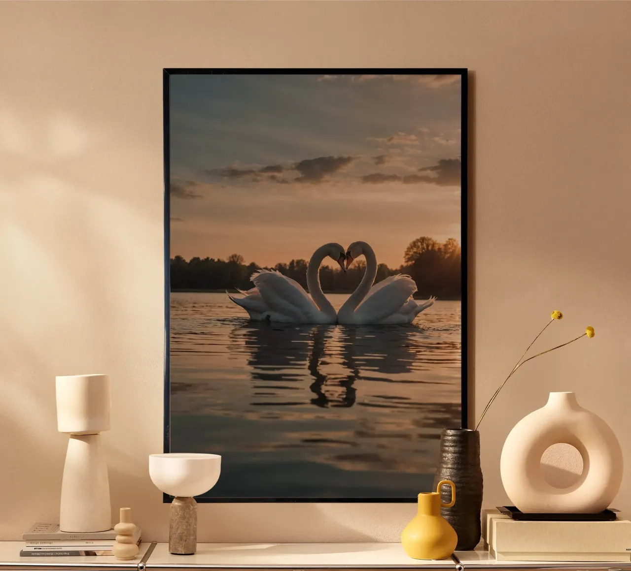 Romantisch moment in de zonsondergang | Werk 4 | Beperkt poster met aluminium frame van Paws & Portraits