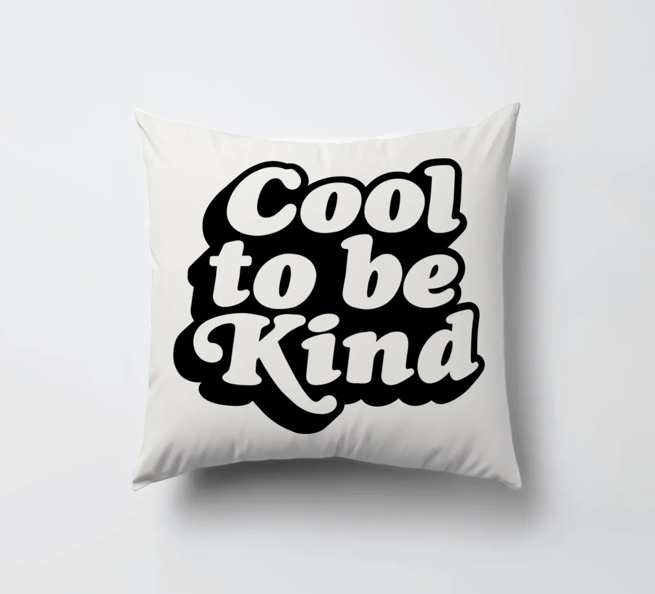 Cool to Be Kind Tipografia di design cuscino da THE MOTIVATED TYPE