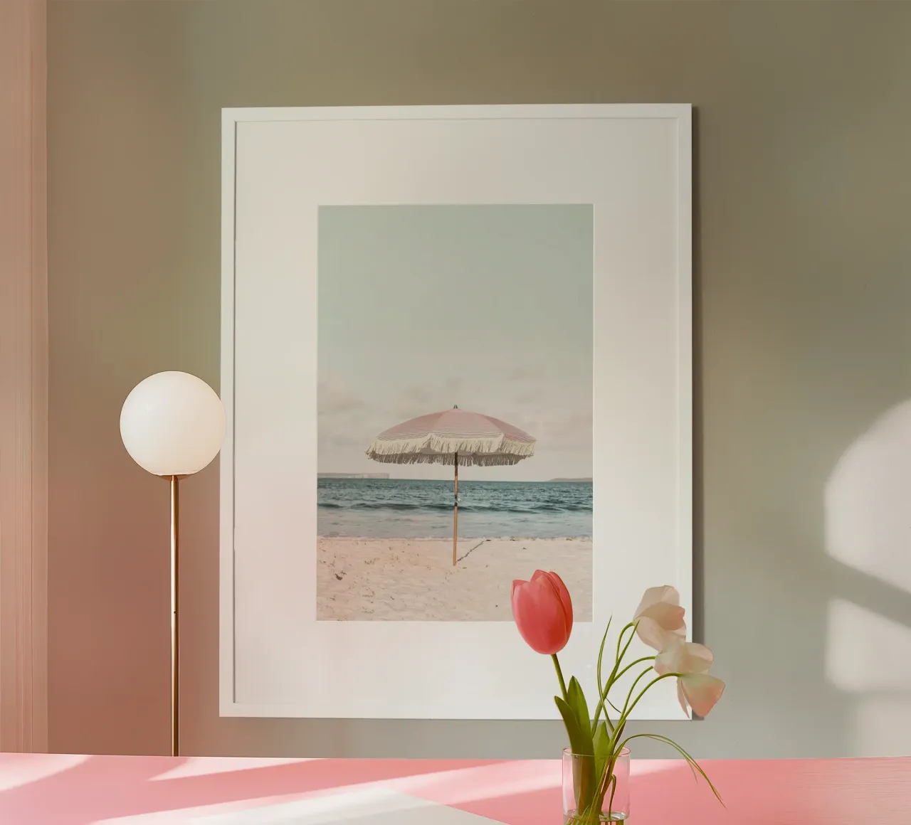 Pink Umbrella poster con telaio in alluminio da Kathrin Pienaar