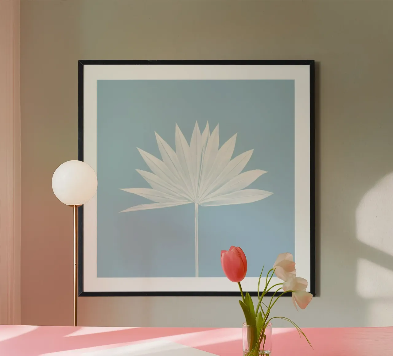 Weißes Palmblatt II Poster mit Kunststoffrahmen von Kathrin Pienaar