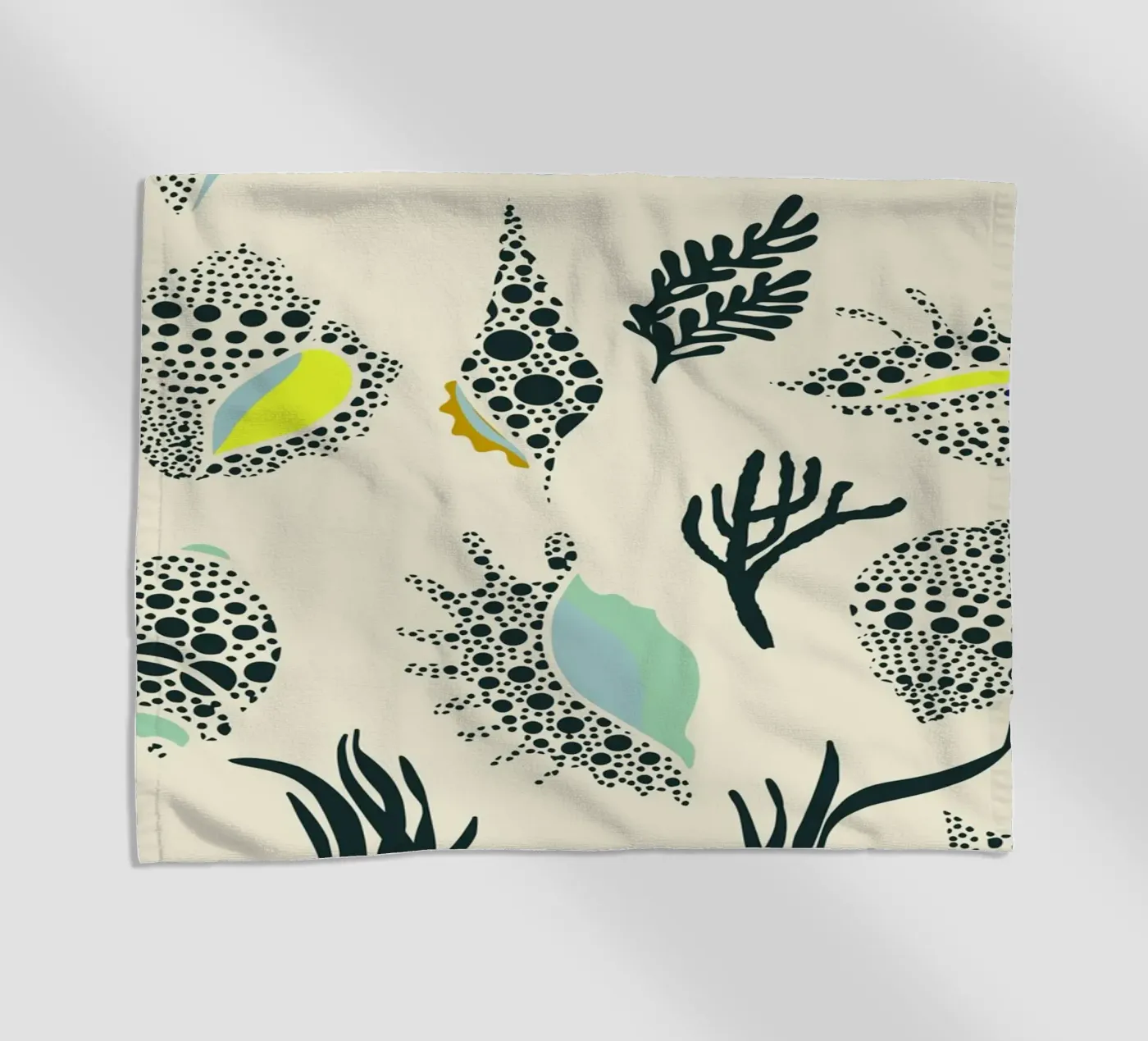 Ipanema Beach seashell pattern strandhanddoek van annick