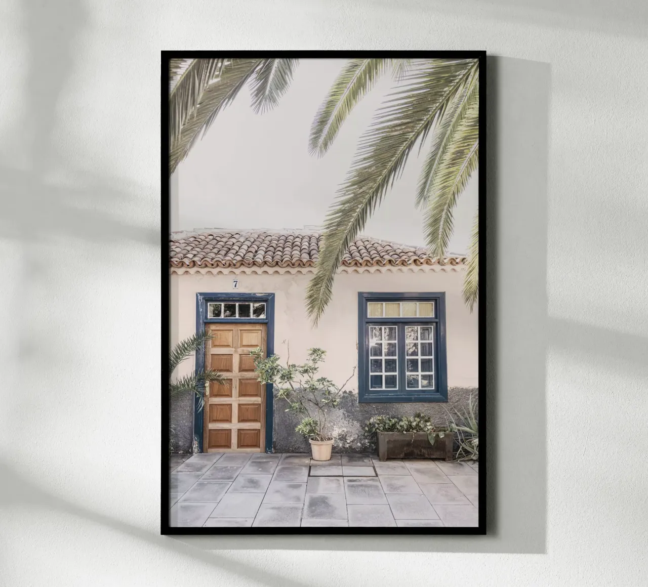 Casa spagnola poster con telaio in legno da Kathrin Pienaar
