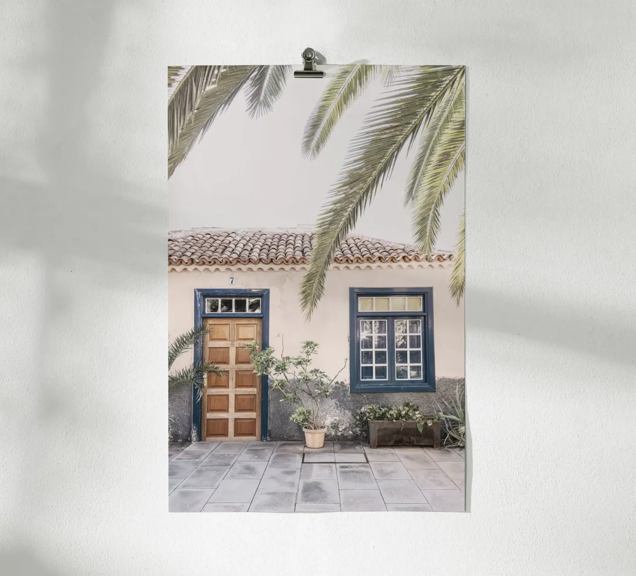 Casa spagnola poster con telaio in legno da Kathrin Pienaar