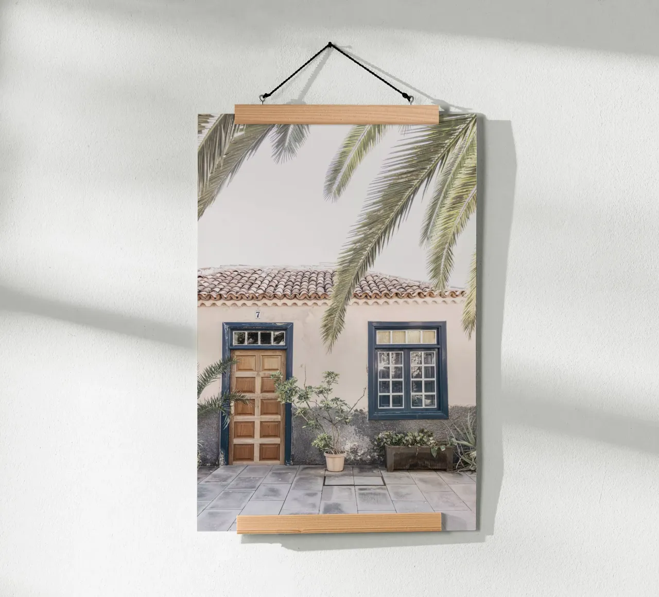 Casa spagnola poster con telaio in legno da Kathrin Pienaar
