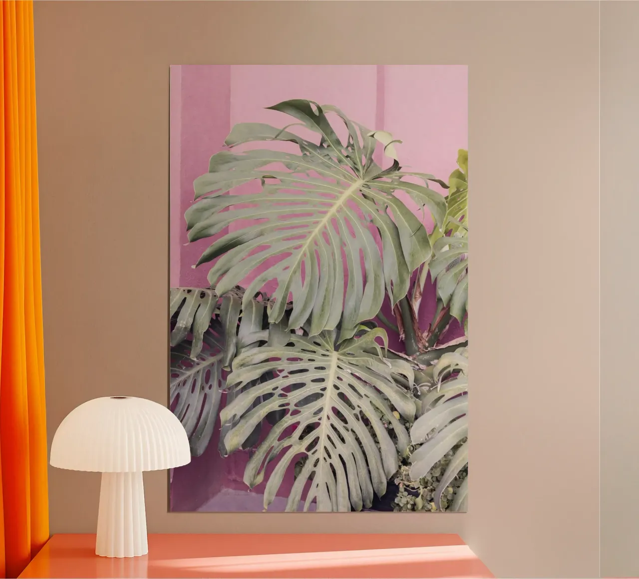 Monstera leaf La Muralla poster con telaio in legno da Kathrin Pienaar