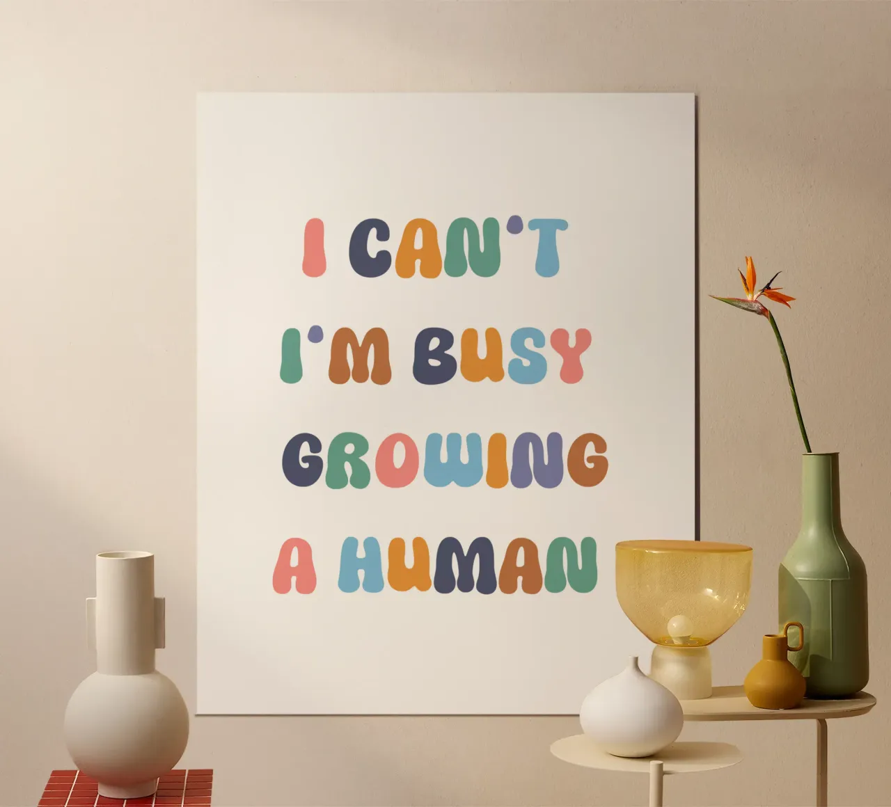 Un piccolo uomo, un grande lavoro poster con telaio in plastica da DesignArt