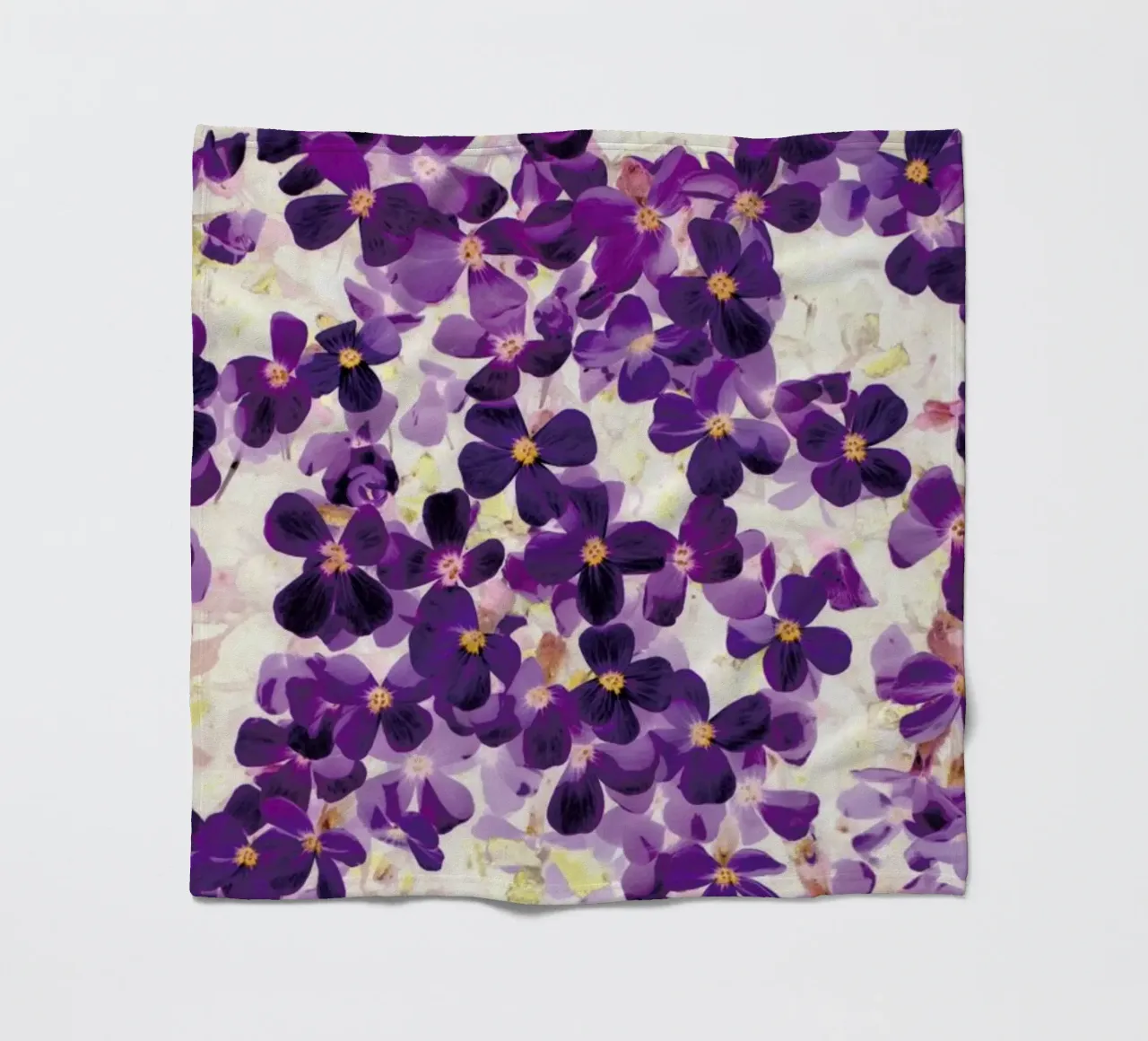 Violet Bloom Fleecedecke von Amy Sia