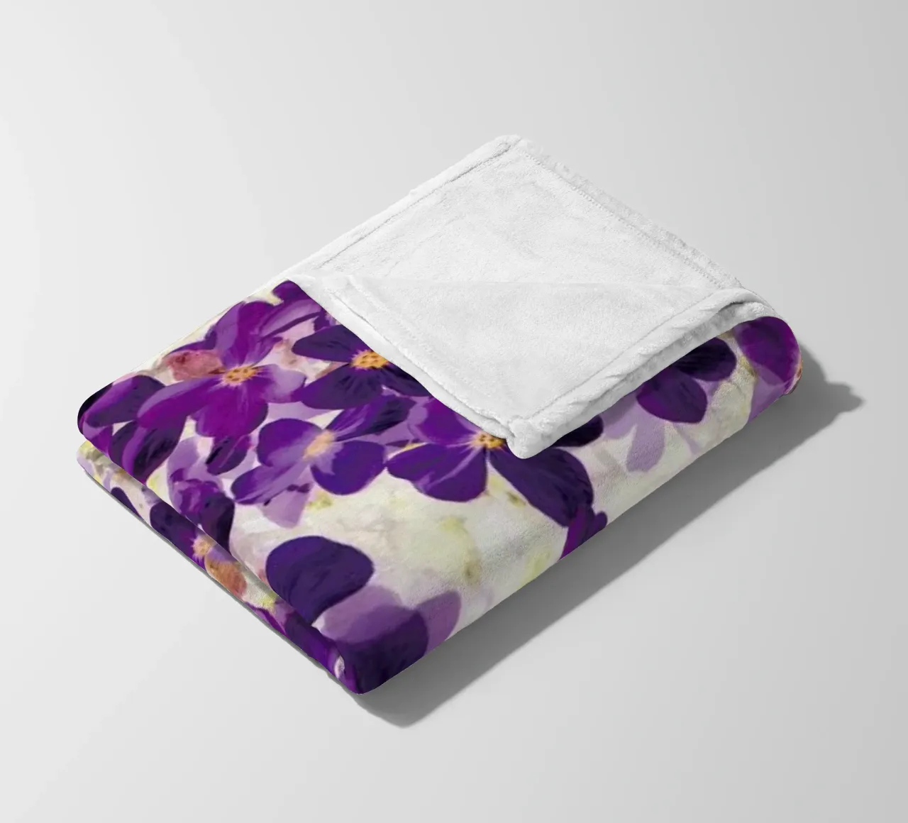 Violet Bloom Fleecedecke von Amy Sia