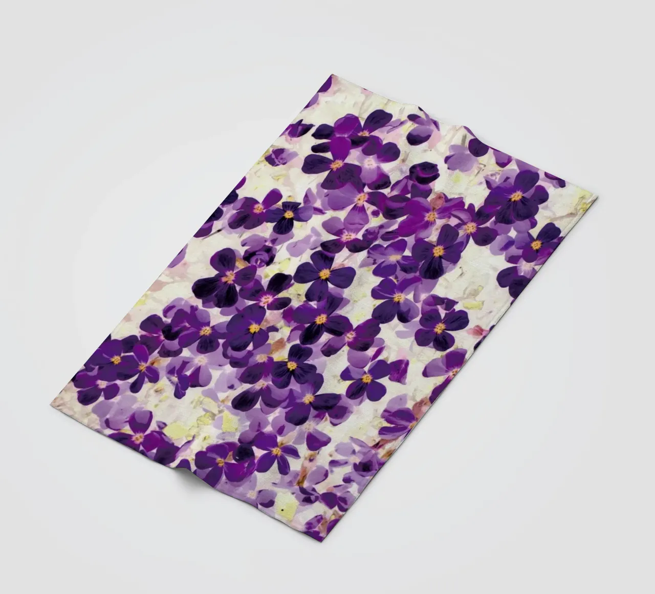 Violet Bloom Fleecedecke von Amy Sia
